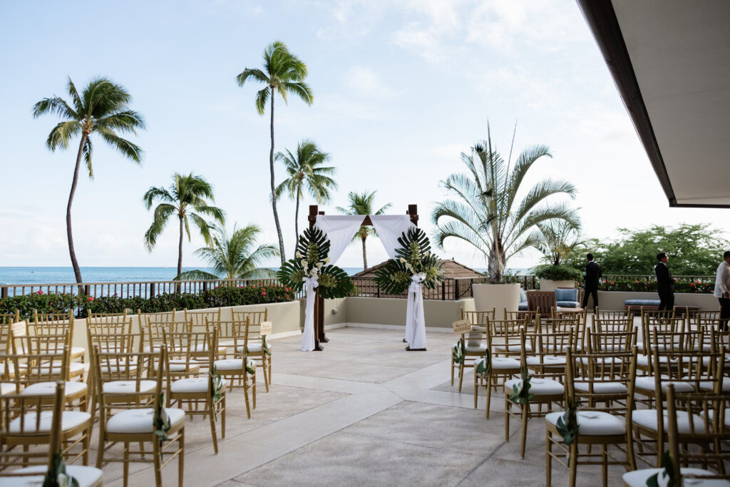 Halekulani Weddings: A Timeless Oceanfront Wedding Venue on Oʻahu