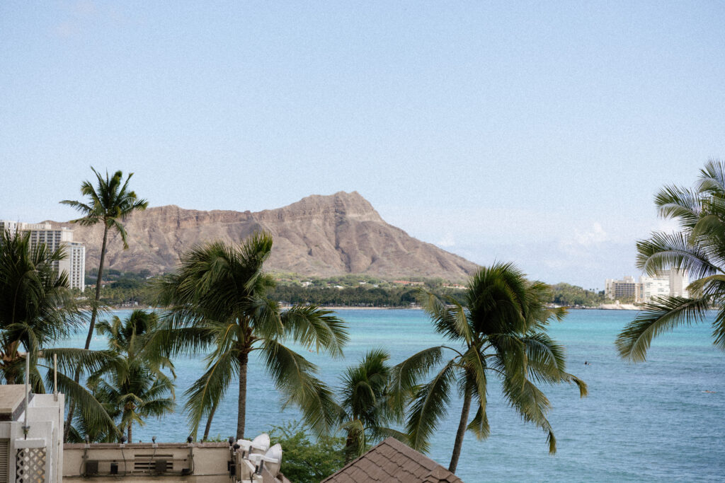 Halekulani Weddings: A Timeless Oceanfront Wedding Venue on Oʻahu